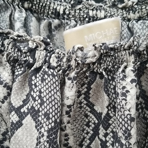 Top - Picture 2 of 7